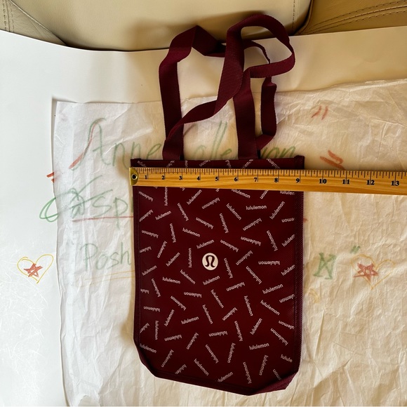 🆓 🆕 LULULEMON Reusable Small  Shopping Tote Bag - NWOT - Picture 3 of 4